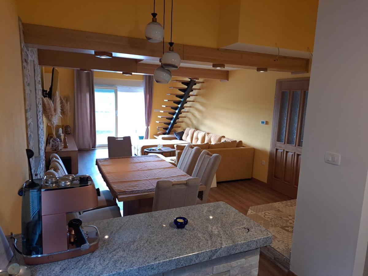 Apartman Vidas Palit Luaran gambar